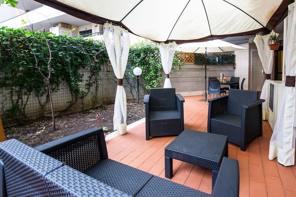 شرفة مرصوفة