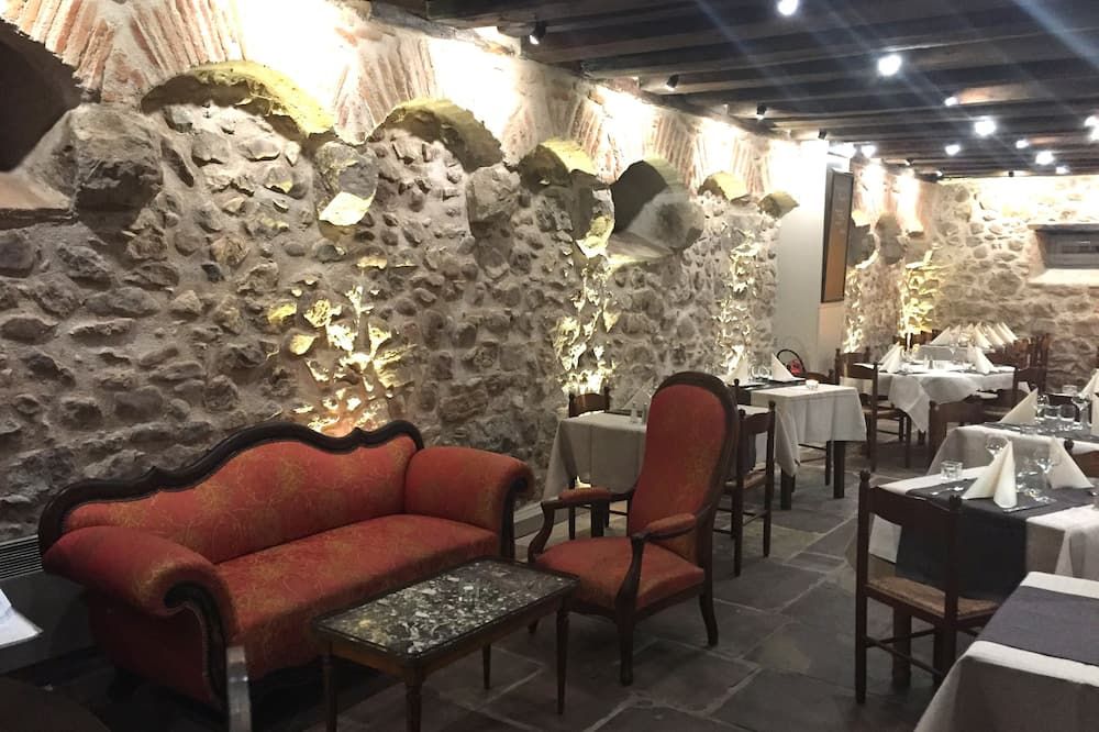 مطعم