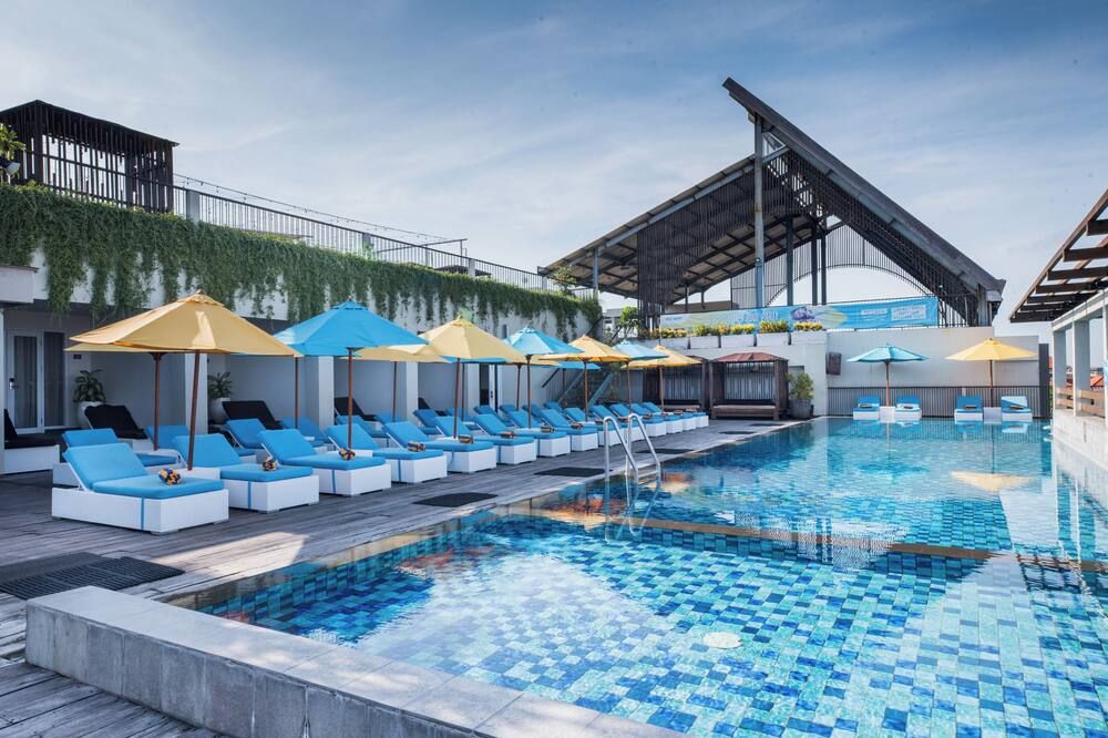 حوض السباحة صورة