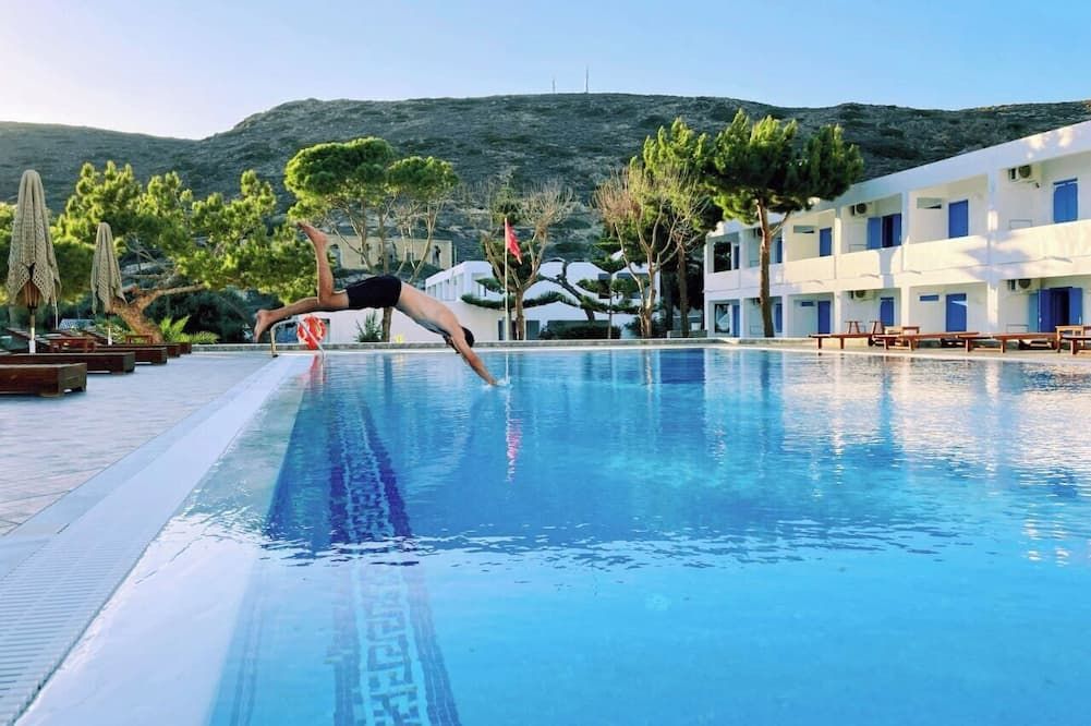 حوض السباحة صورة