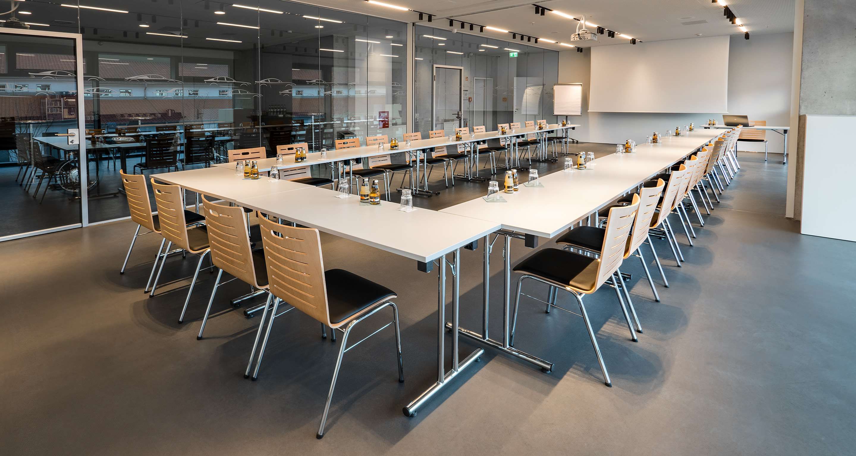 غرفة الاجتماعات