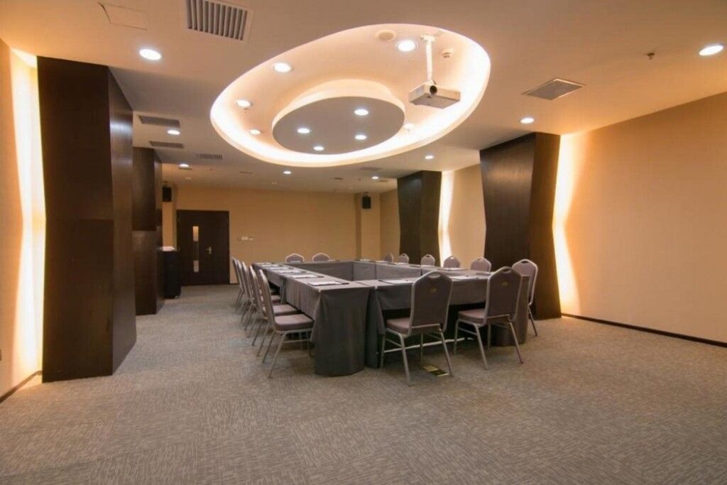 غرفة الاجتماعات