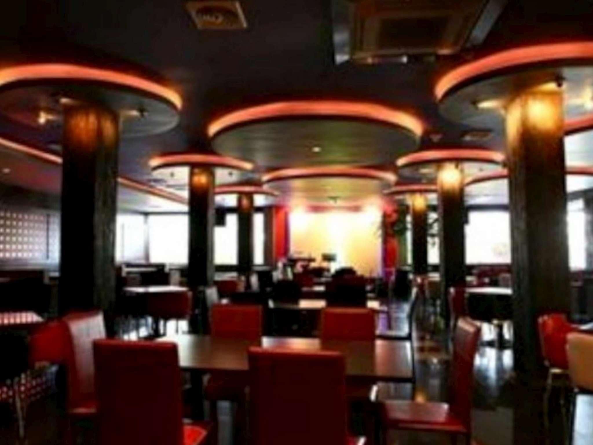 مطعم