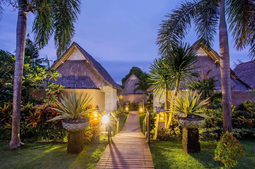 حوض السباحة صورة