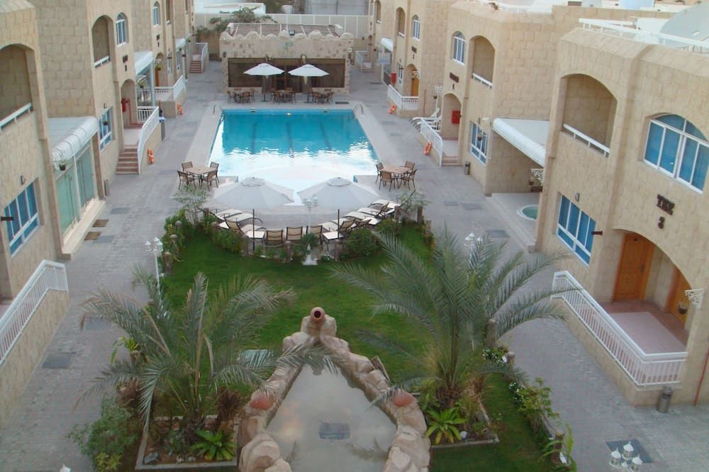 حوض السباحة صورة