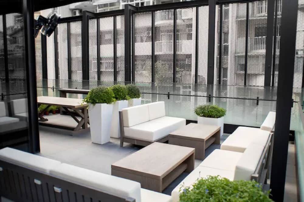 شرفة مرصوفة