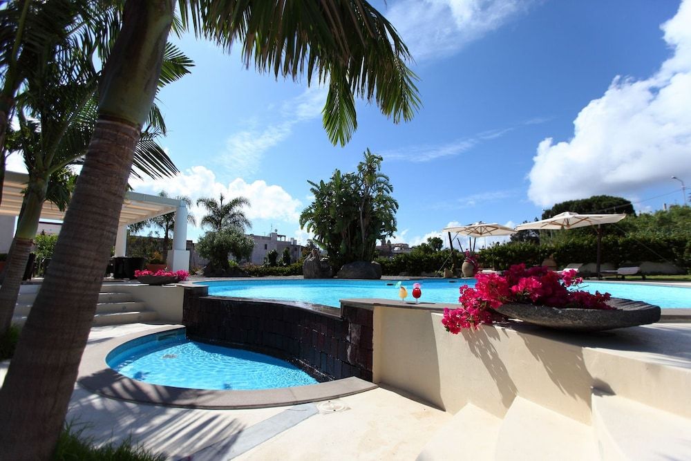 حوض السباحة صورة