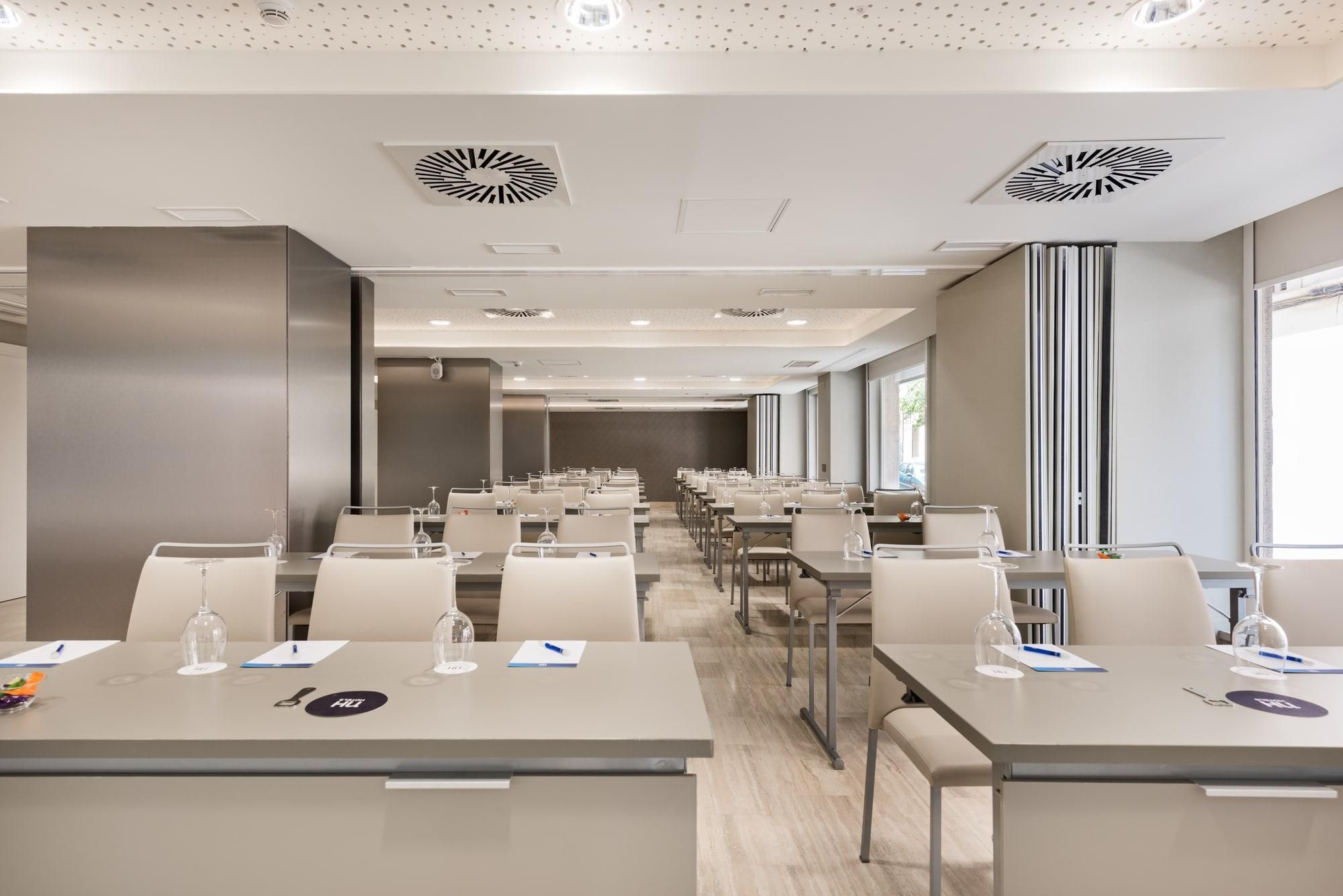 غرفة الاجتماعات