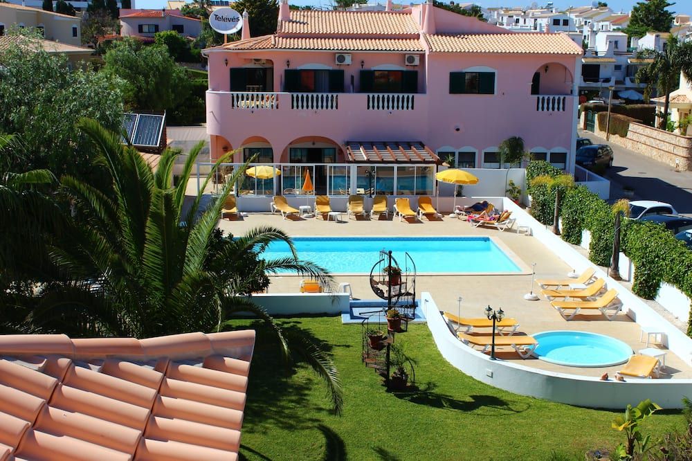 حوض السباحة صورة