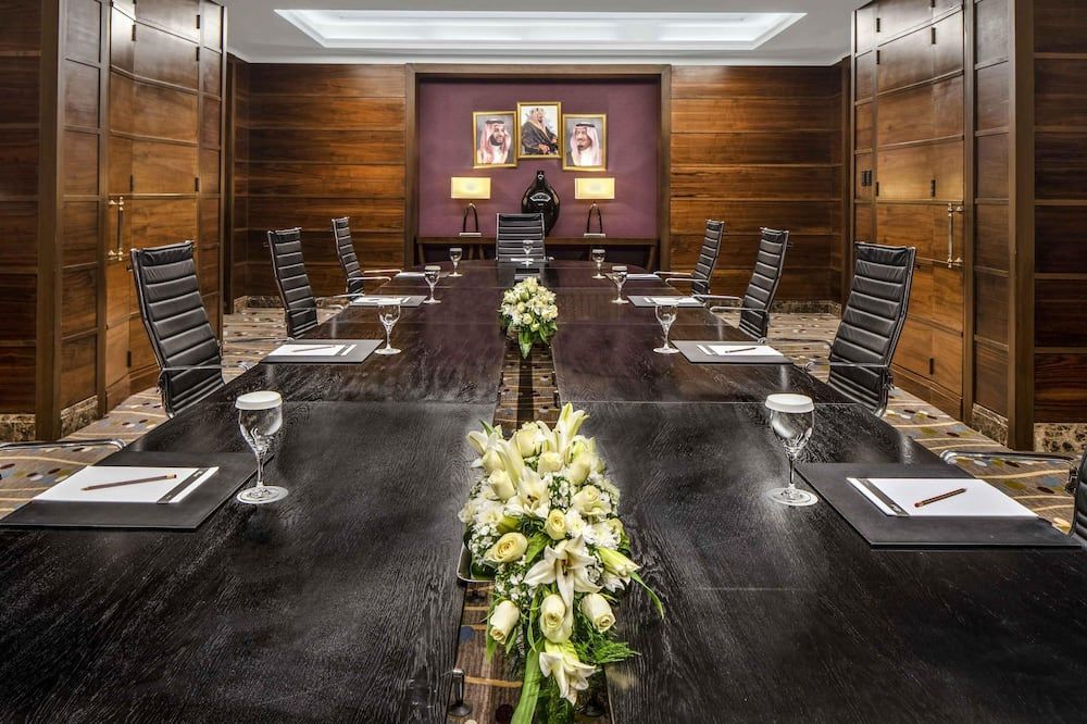 غرفة الاجتماعات