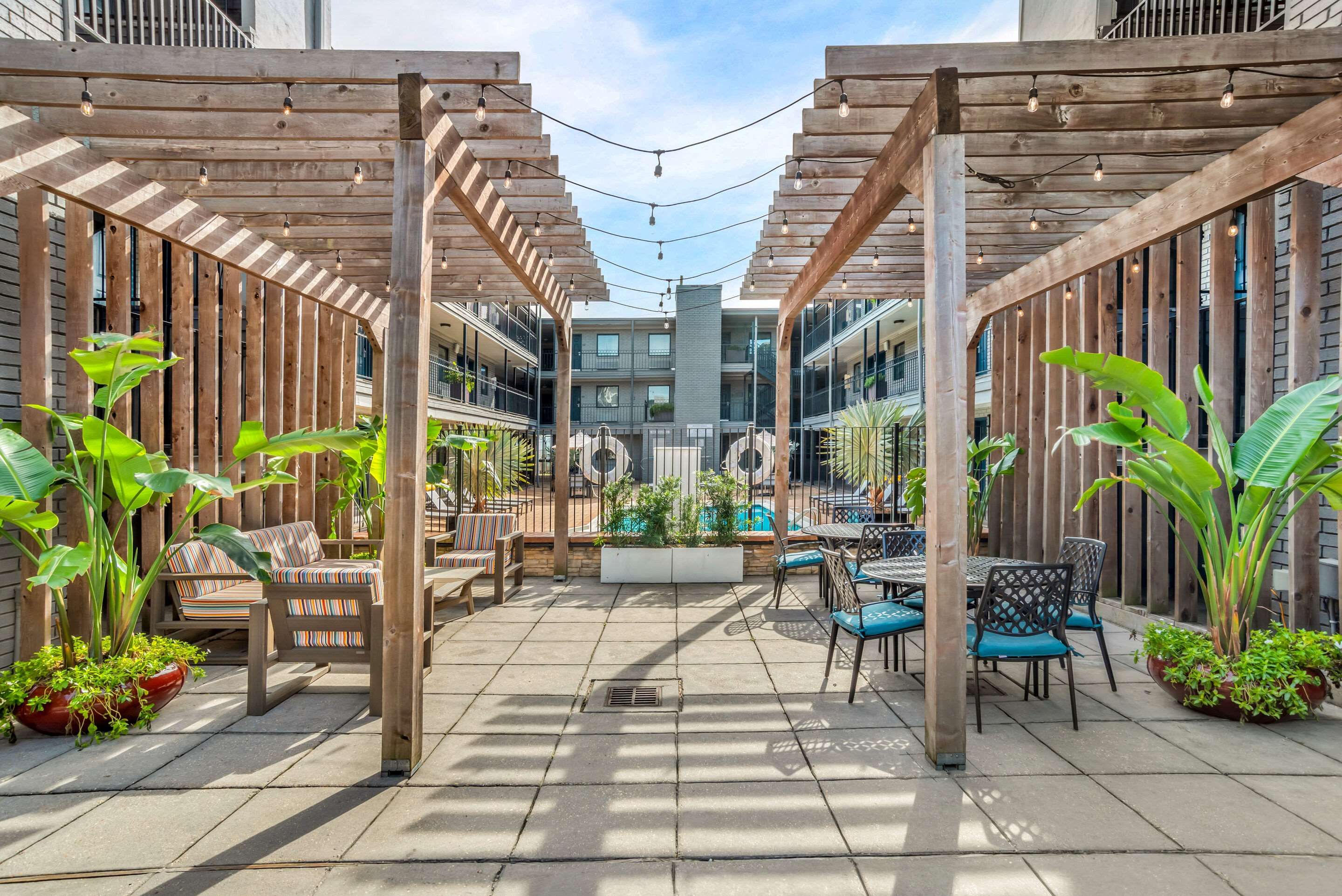 شرفة مرصوفة