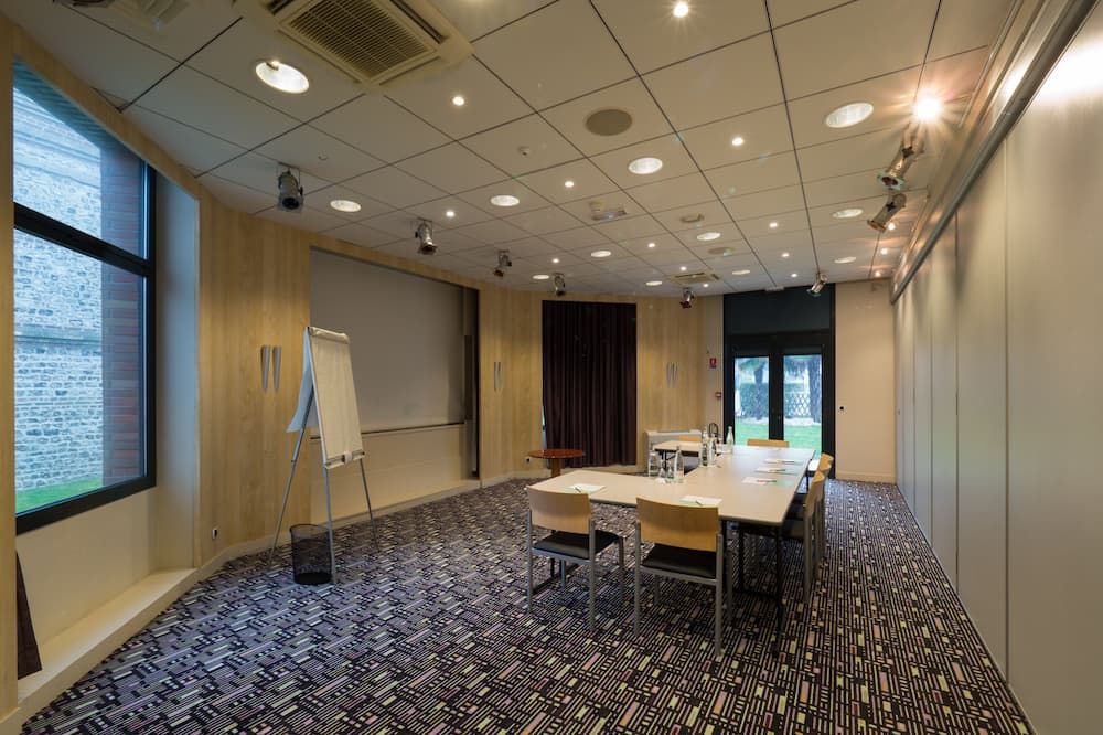 غرفة الاجتماعات