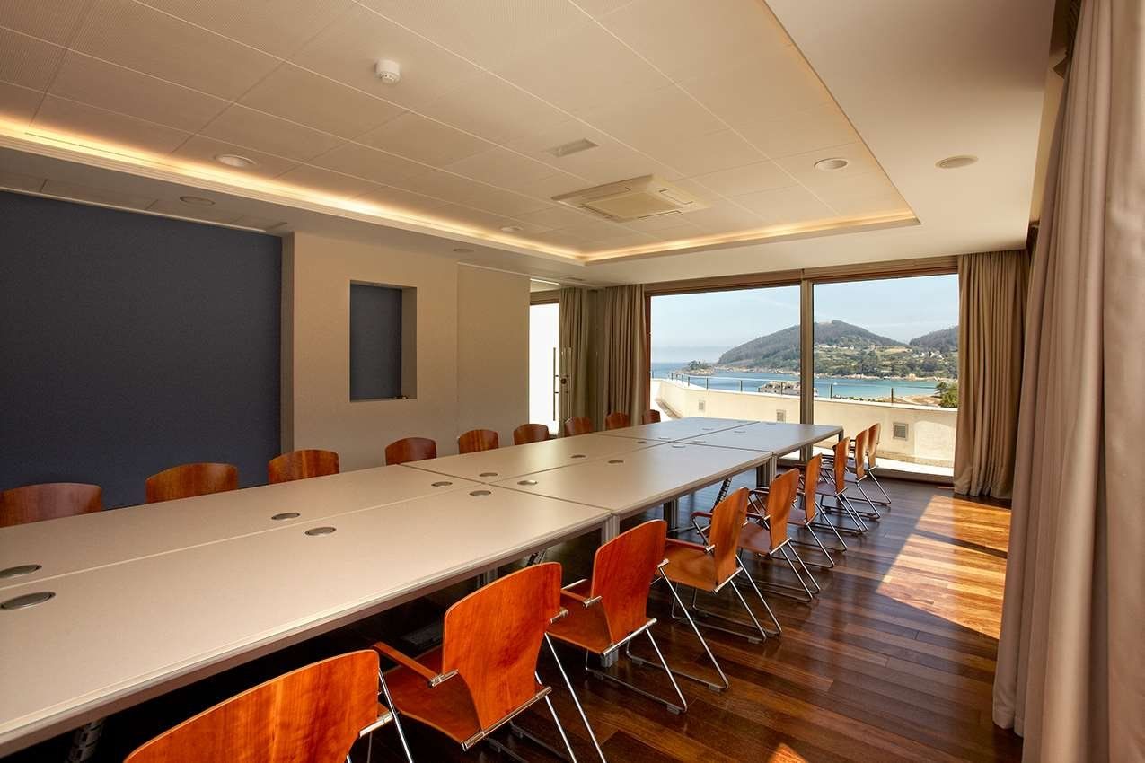 غرفة الاجتماعات