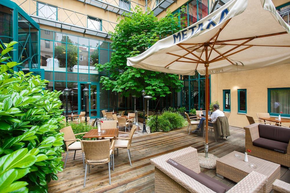 شرفة مرصوفة