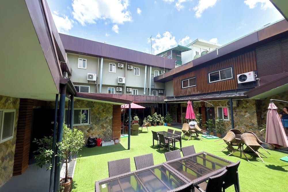 شرفة مرصوفة