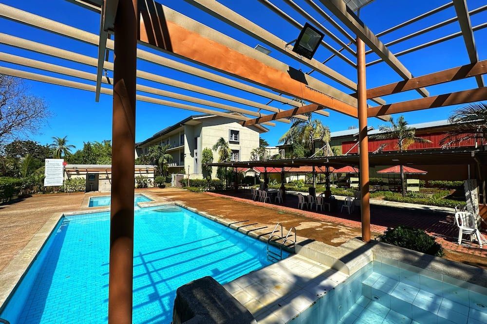 حوض السباحة صورة