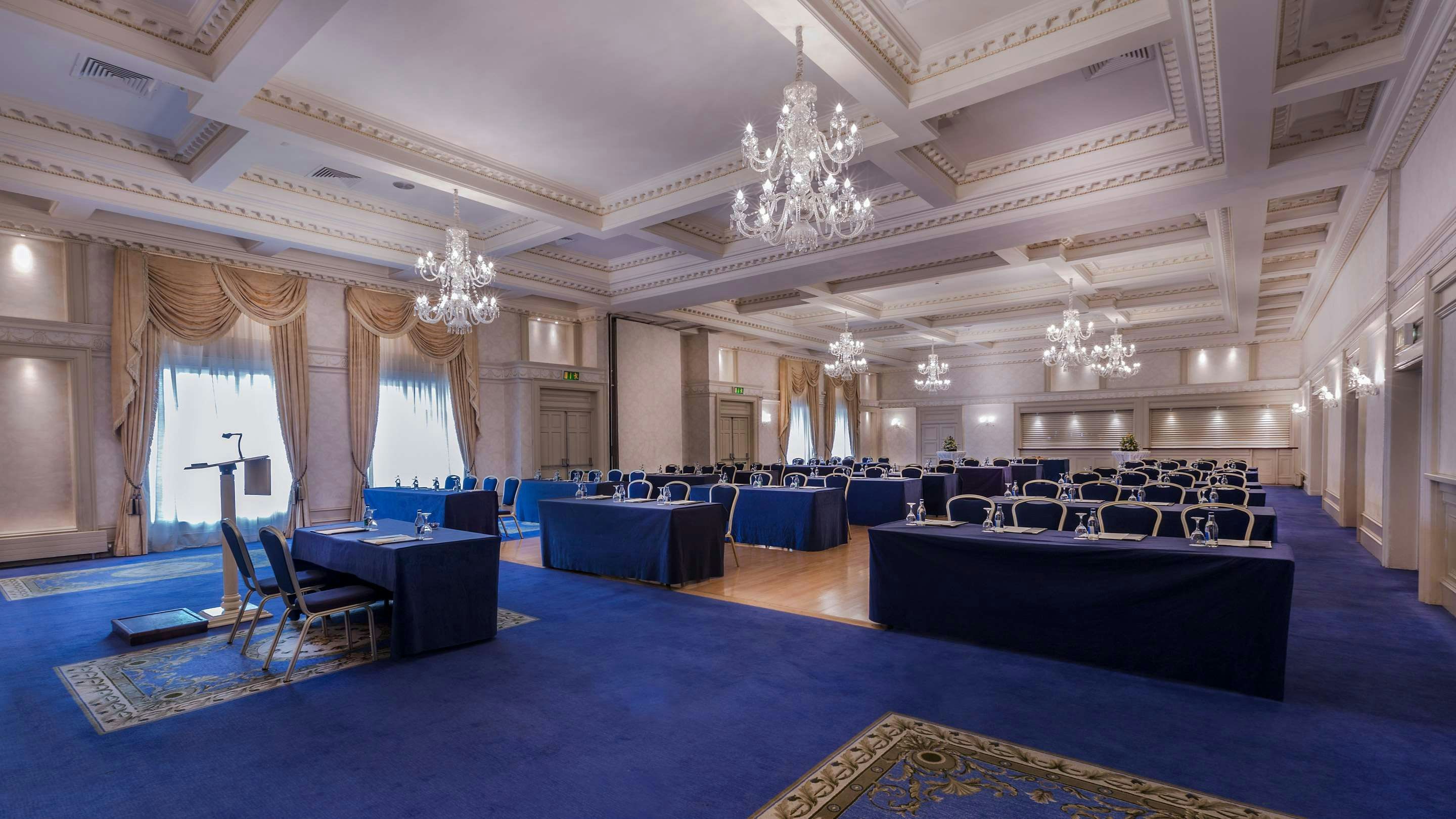 غرفة الاجتماعات