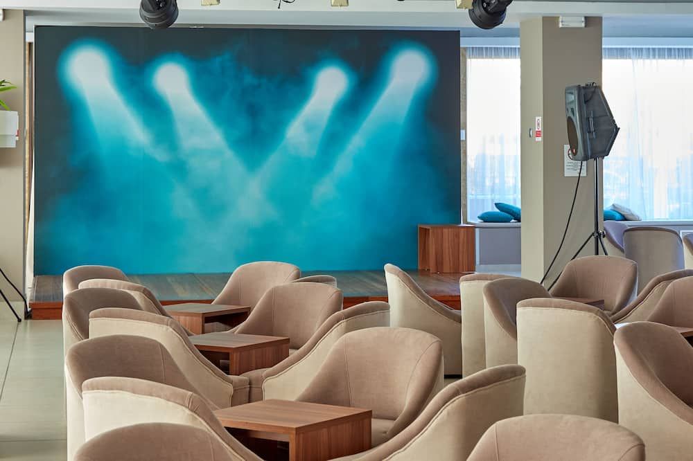 غرفة الاجتماعات