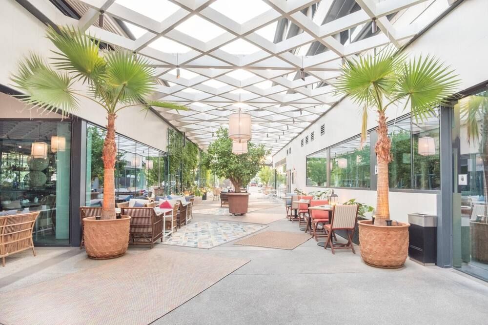 شرفة مرصوفة