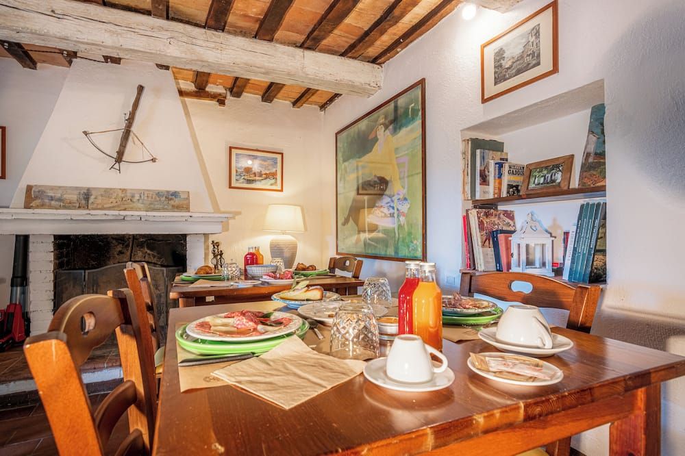 غرفة طعام صورة