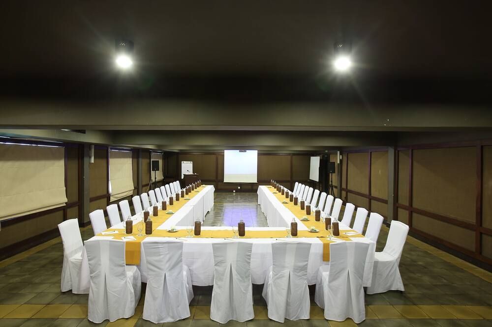 غرفة الاجتماعات