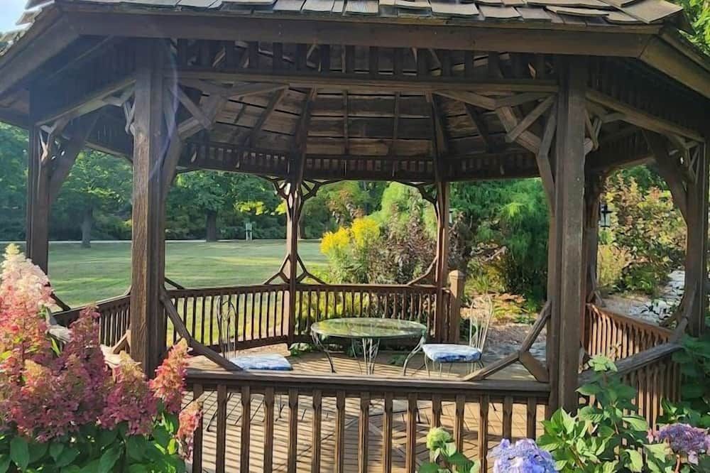 شرفة مرصوفة