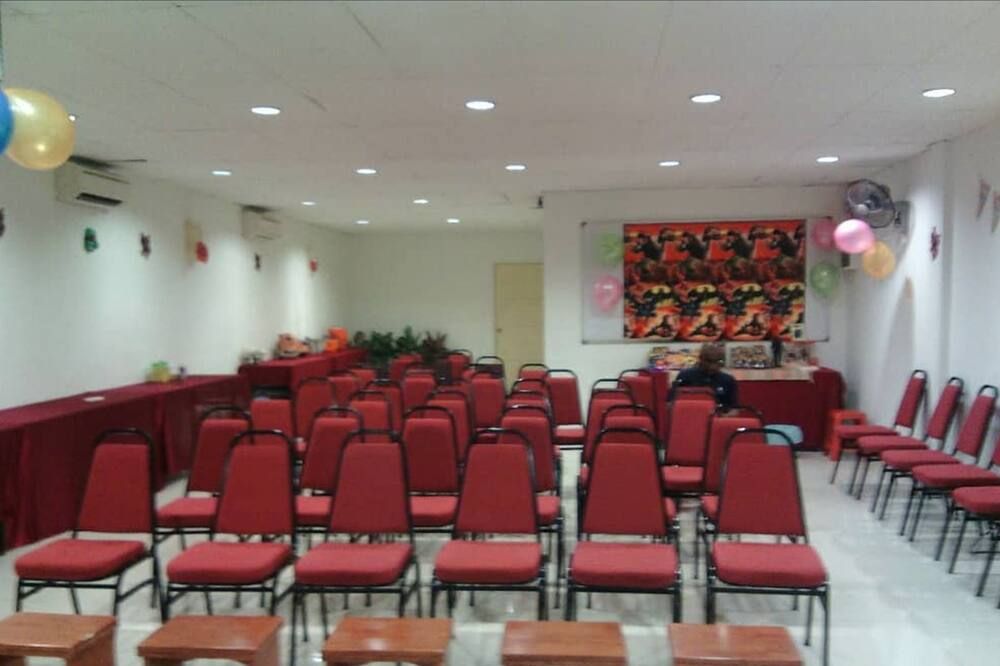 غرفة الاجتماعات