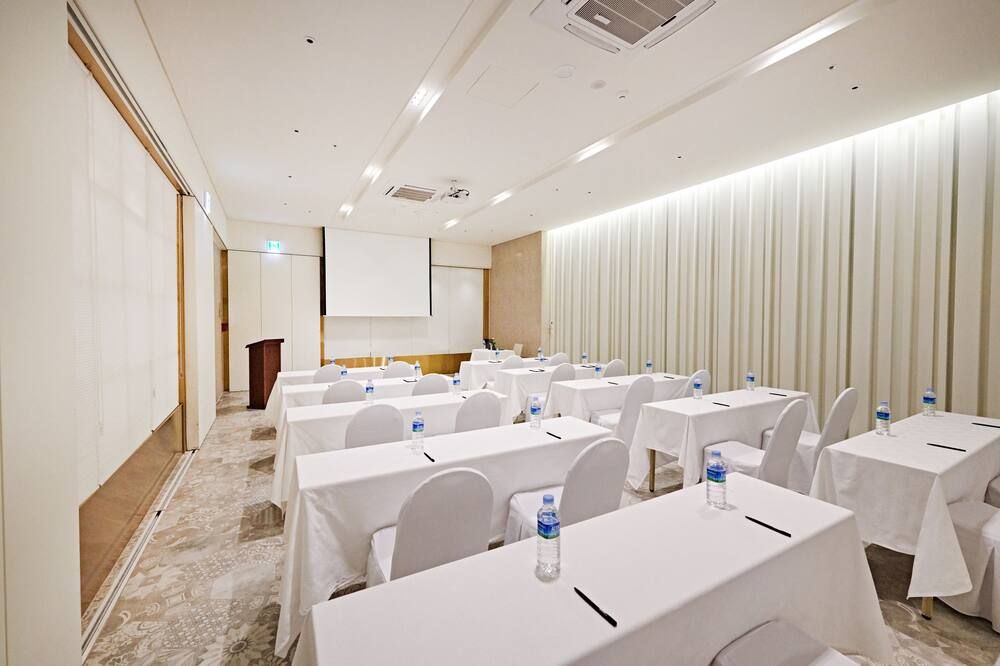 غرفة الاجتماعات