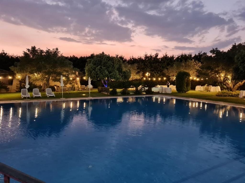 حوض السباحة صورة