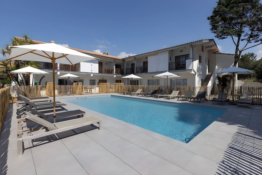 حوض السباحة صورة