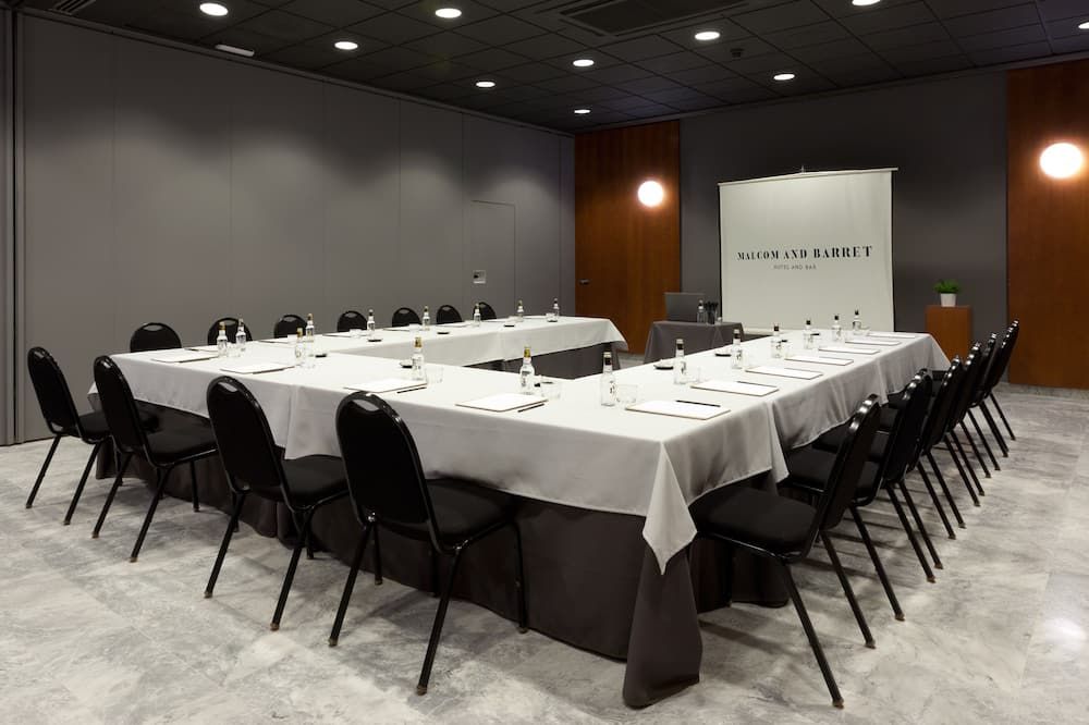 غرفة الاجتماعات