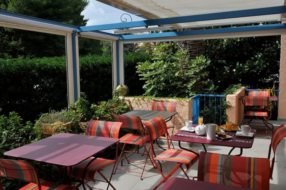 شرفة مرصوفة