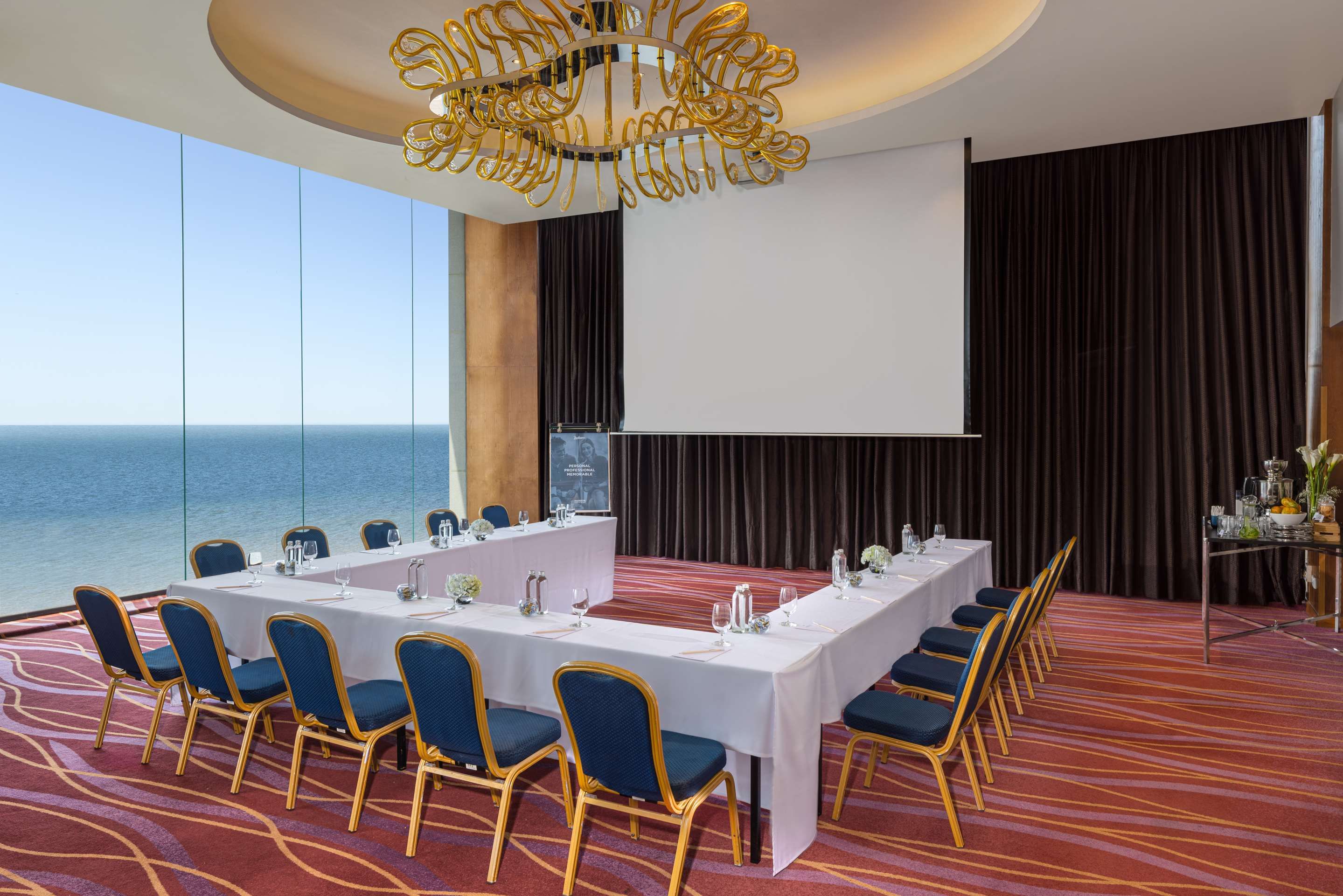 غرفة الاجتماعات