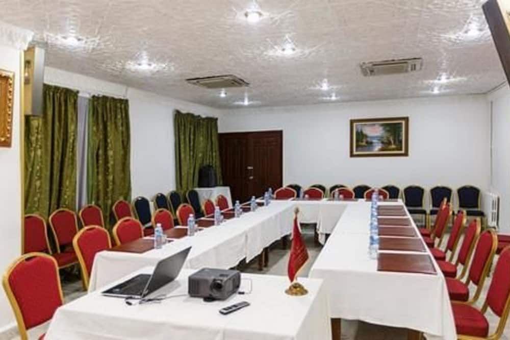 غرفة الاجتماعات