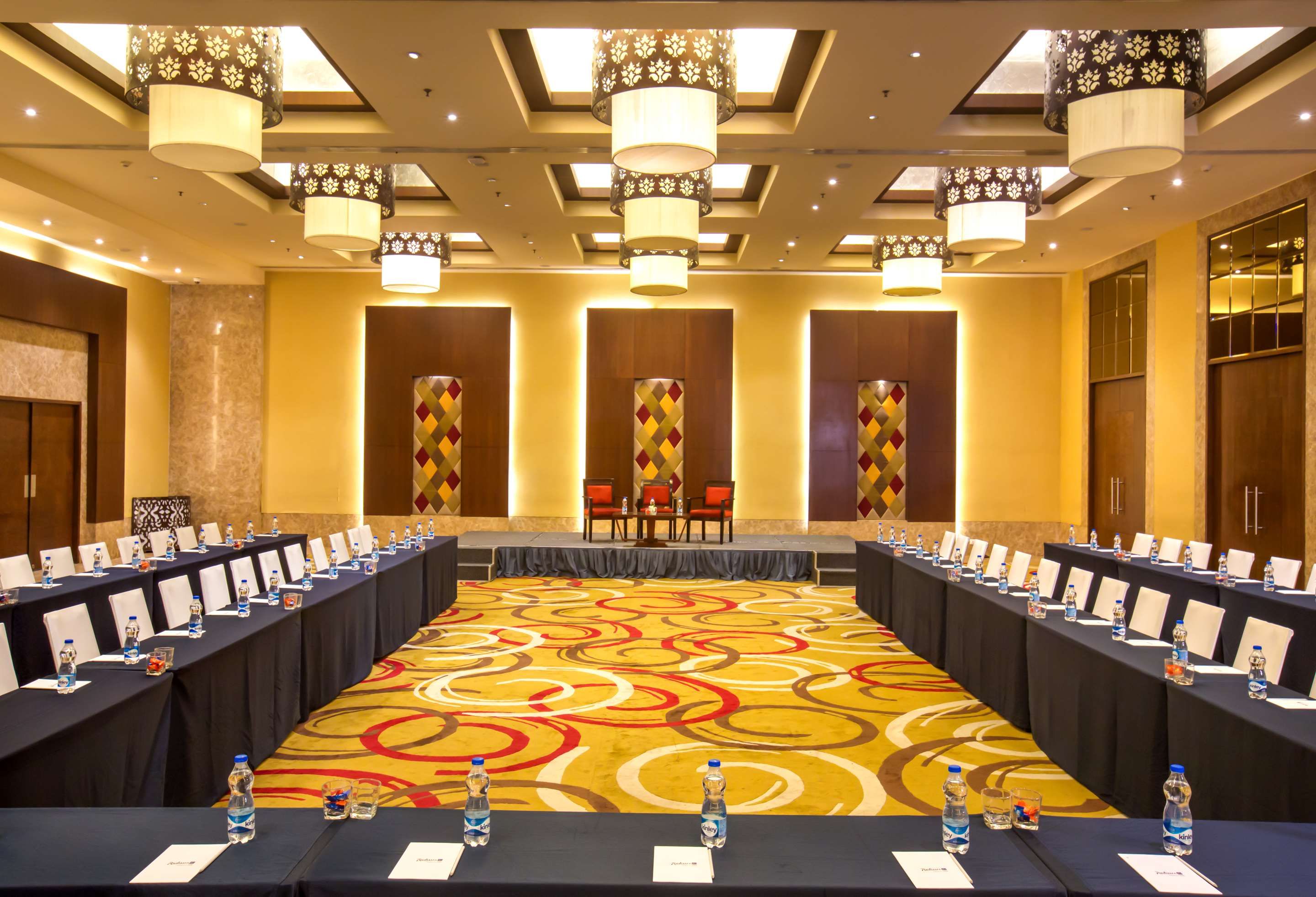 غرفة الاجتماعات