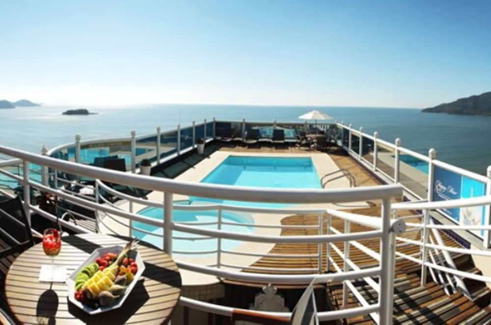 حوض السباحة صورة