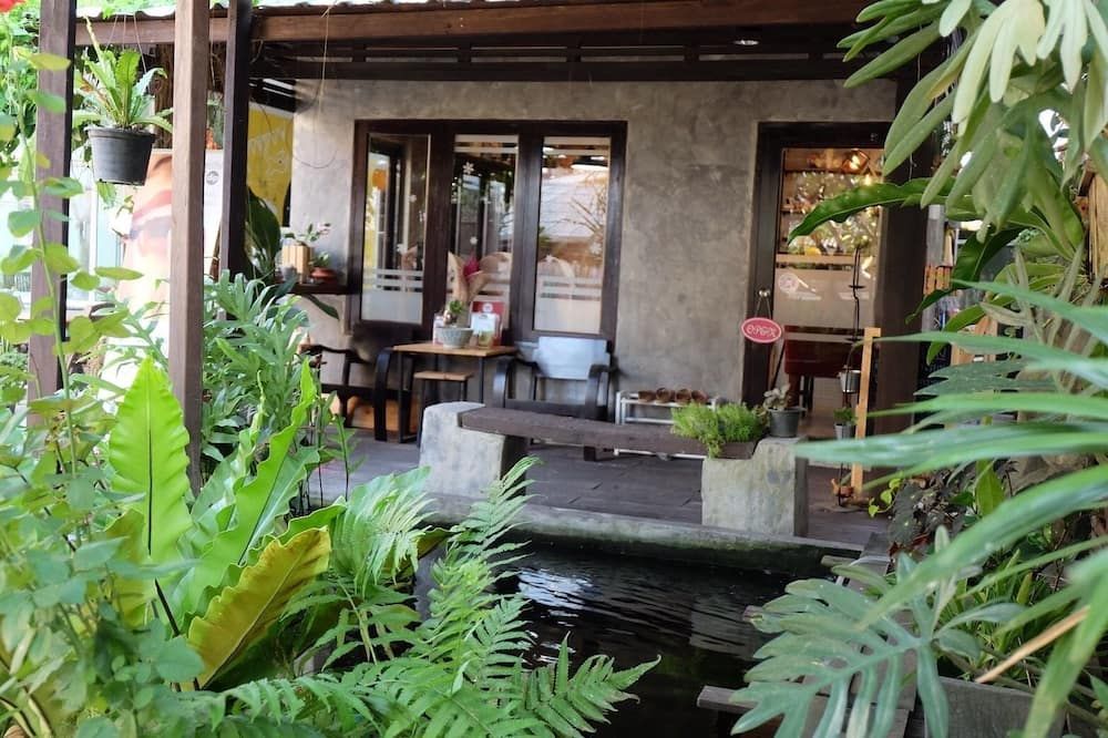 شرفة مرصوفة