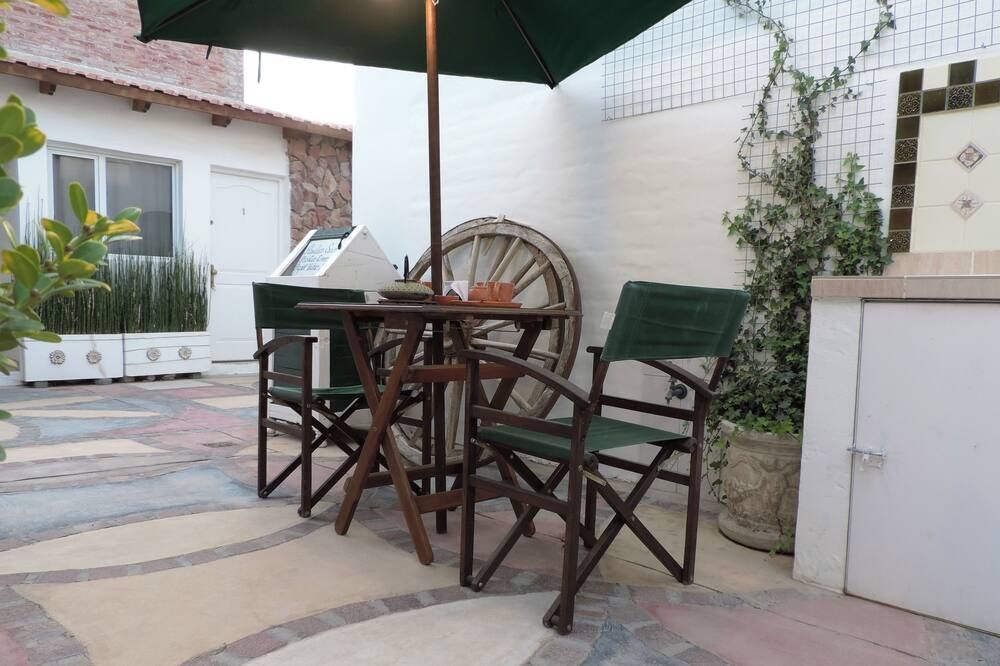 شرفة مرصوفة