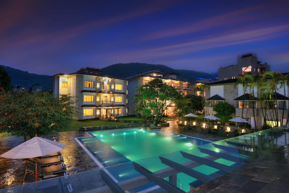 حوض السباحة صورة