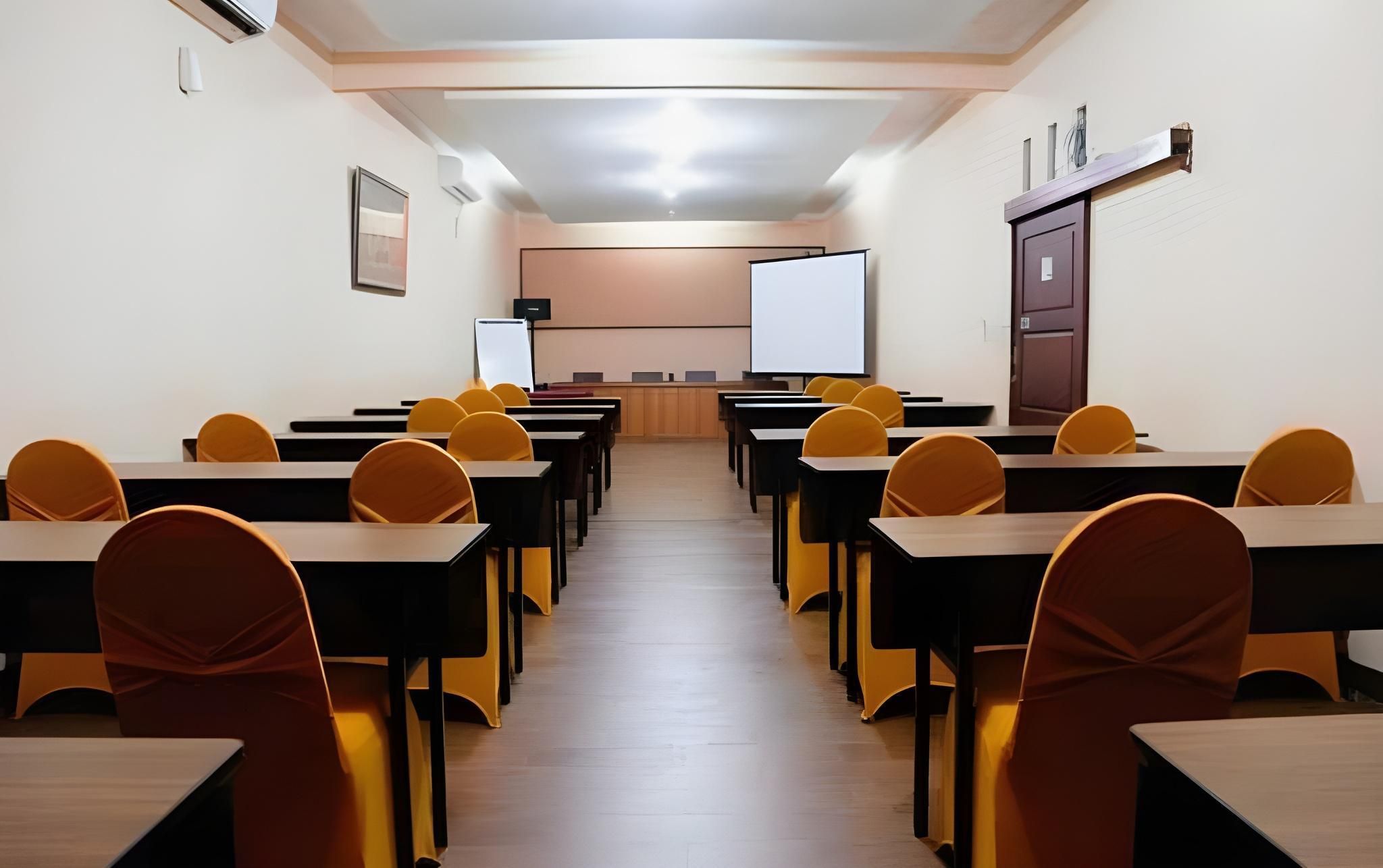 غرفة الاجتماعات