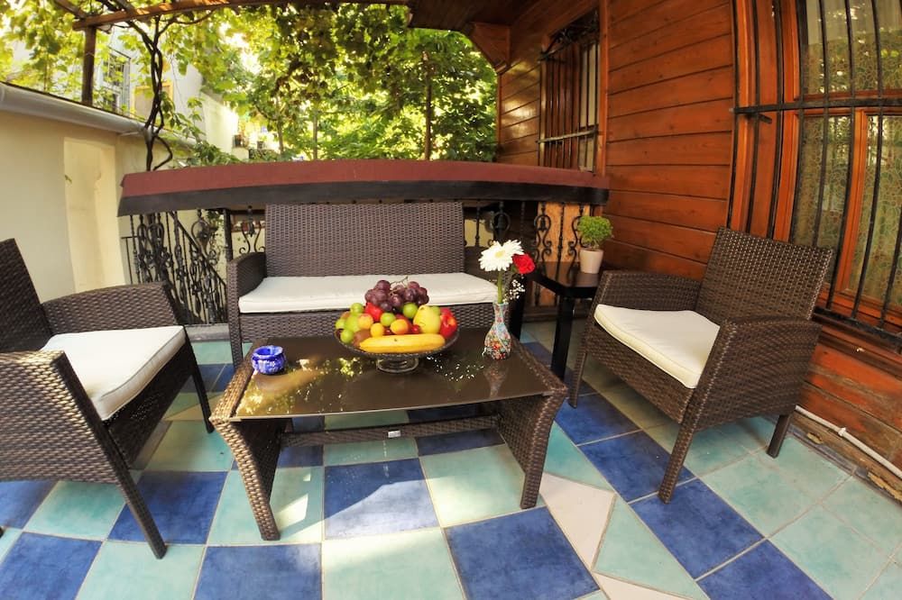 شرفة مرصوفة صورة