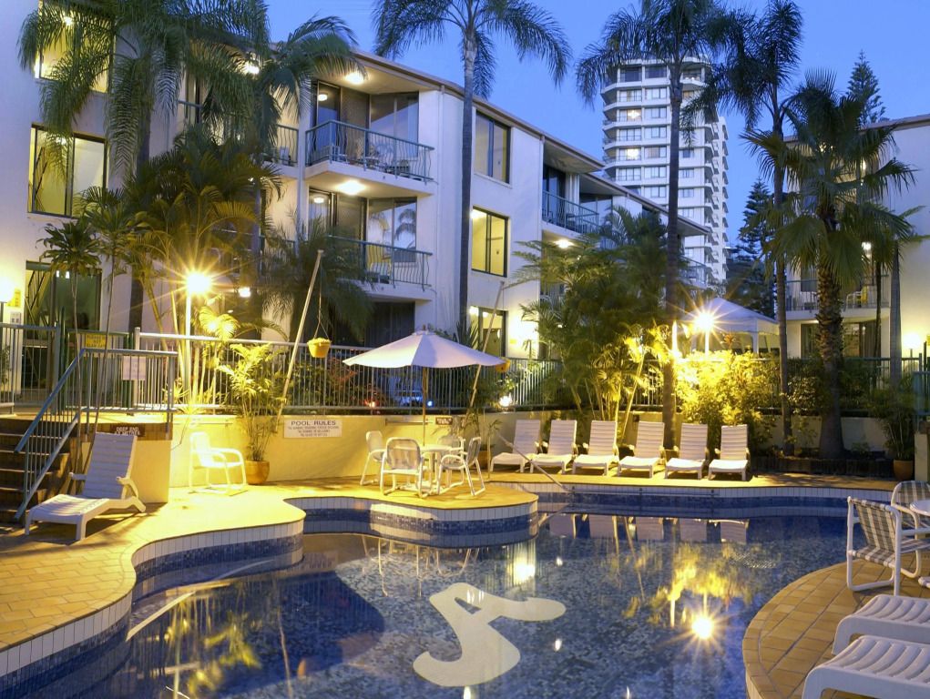 حوض السباحة صورة