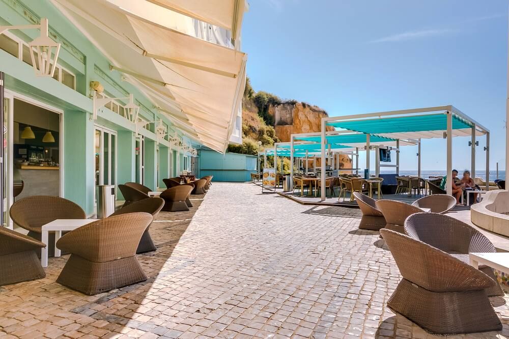 شرفة مرصوفة