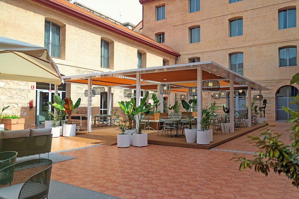 شرفة مرصوفة