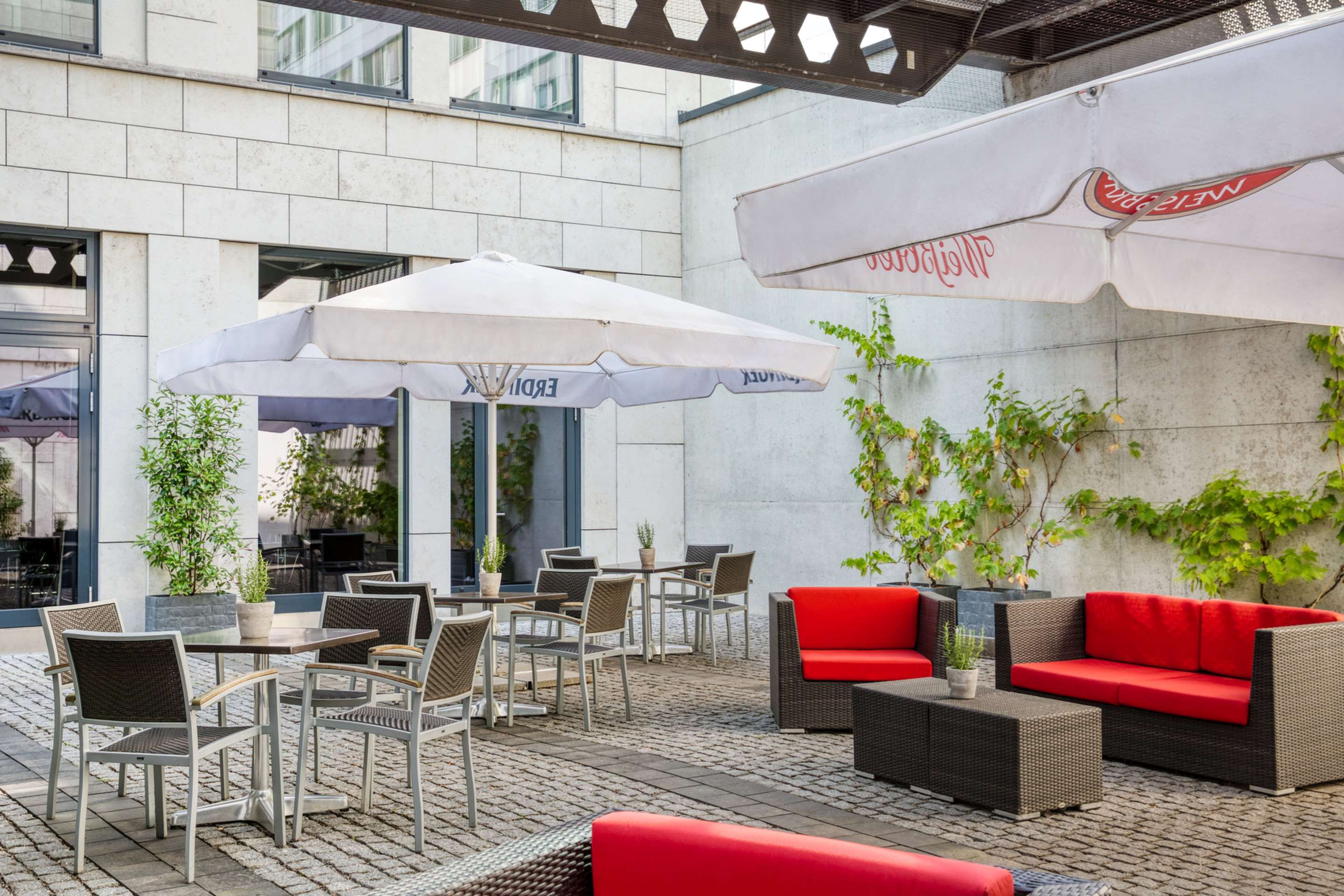 شرفة مرصوفة