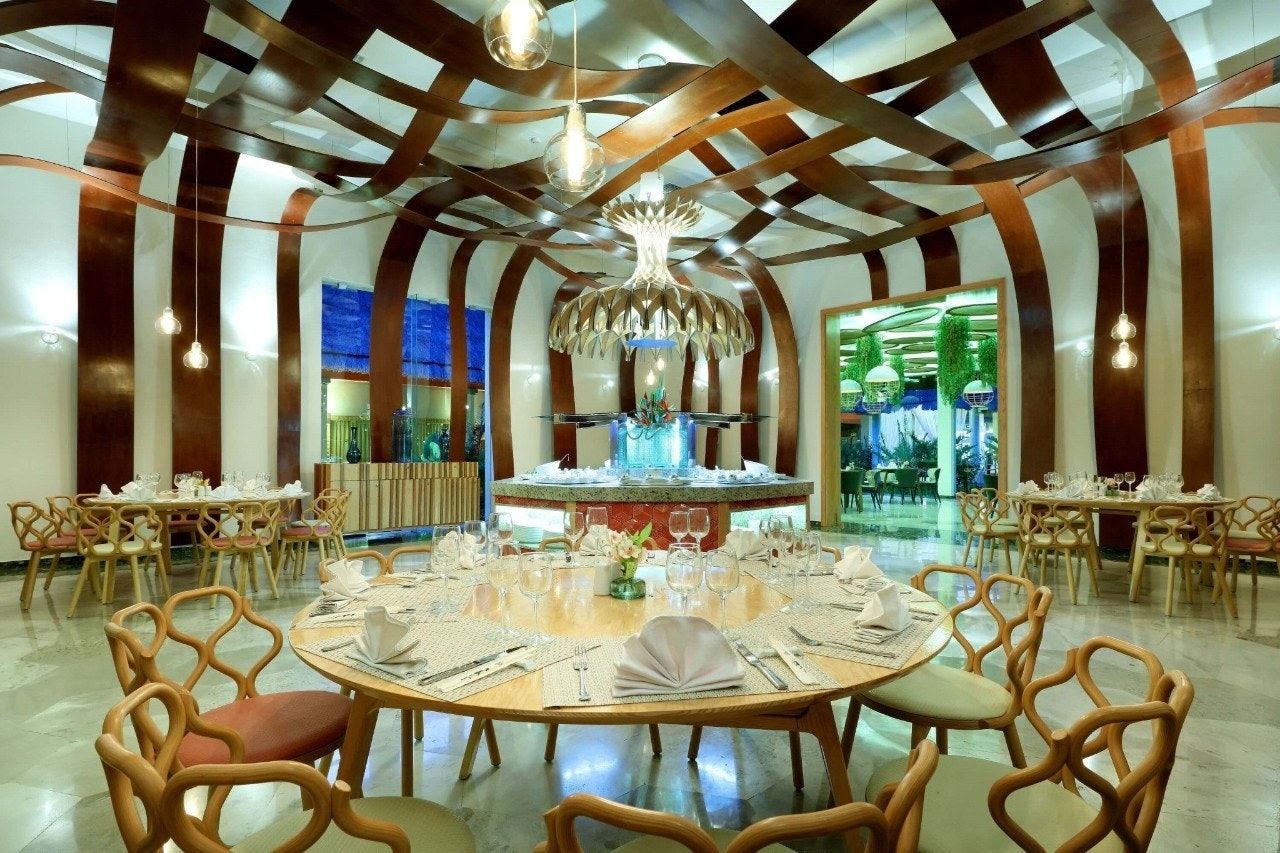 مطعم