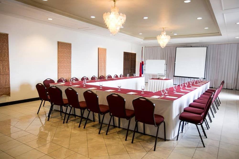 غرفة الاجتماعات