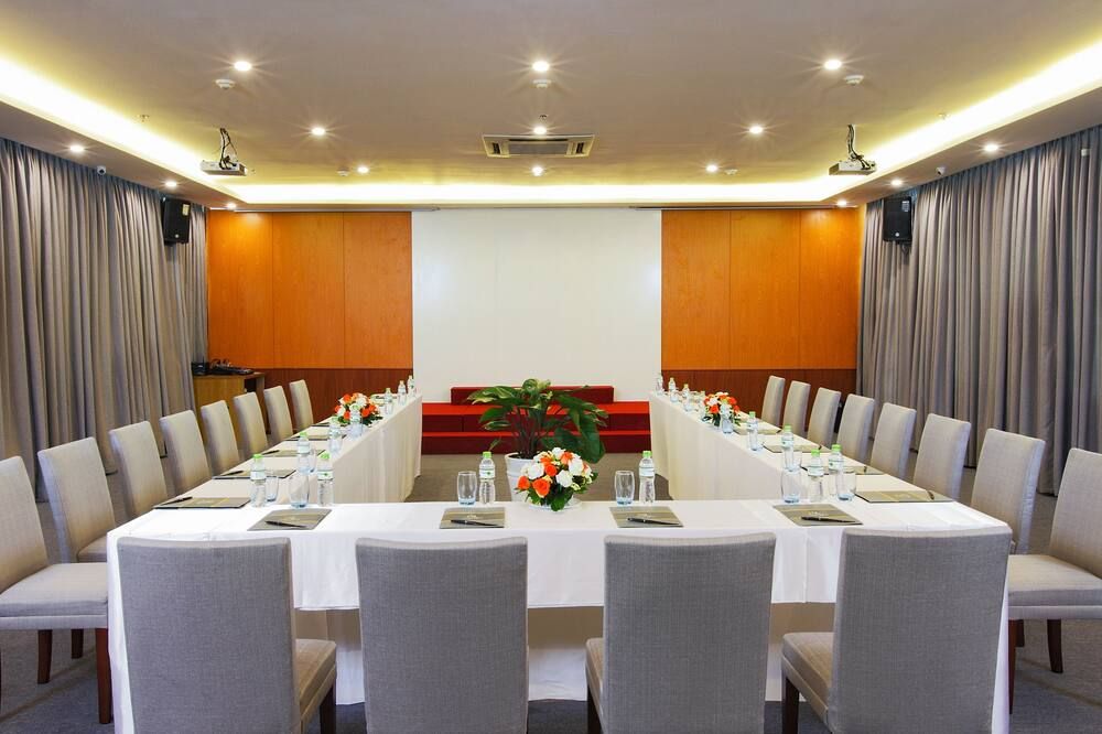 غرفة الاجتماعات