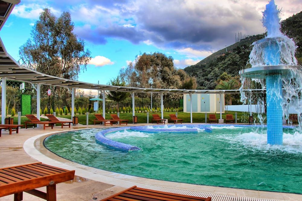 حوض السباحة صورة