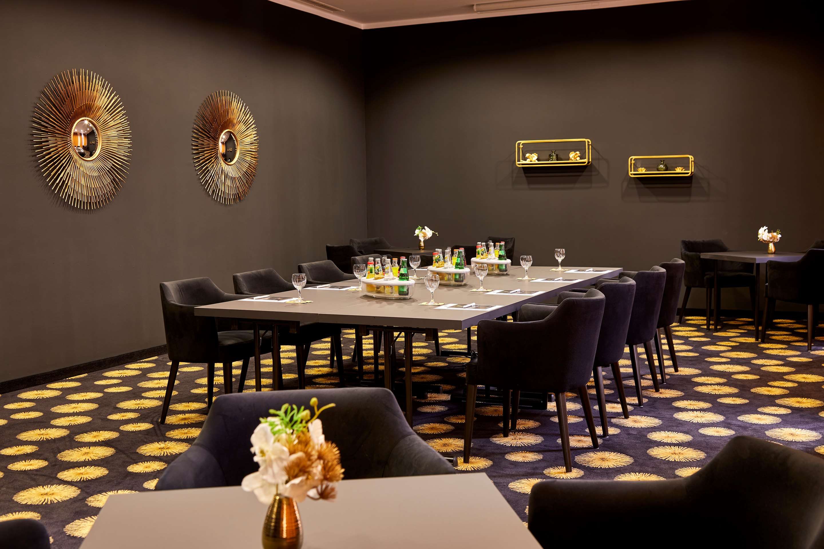 غرفة الاجتماعات